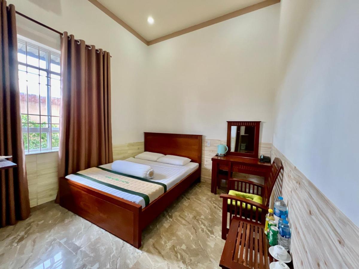 Xuan Huynh 3 Hotel Soc Trang Exterior photo
