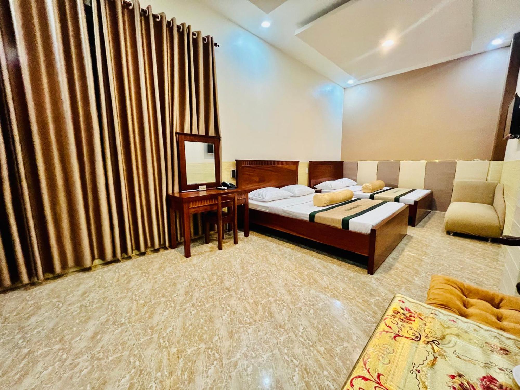 Xuan Huynh 3 Hotel Soc Trang Exterior photo